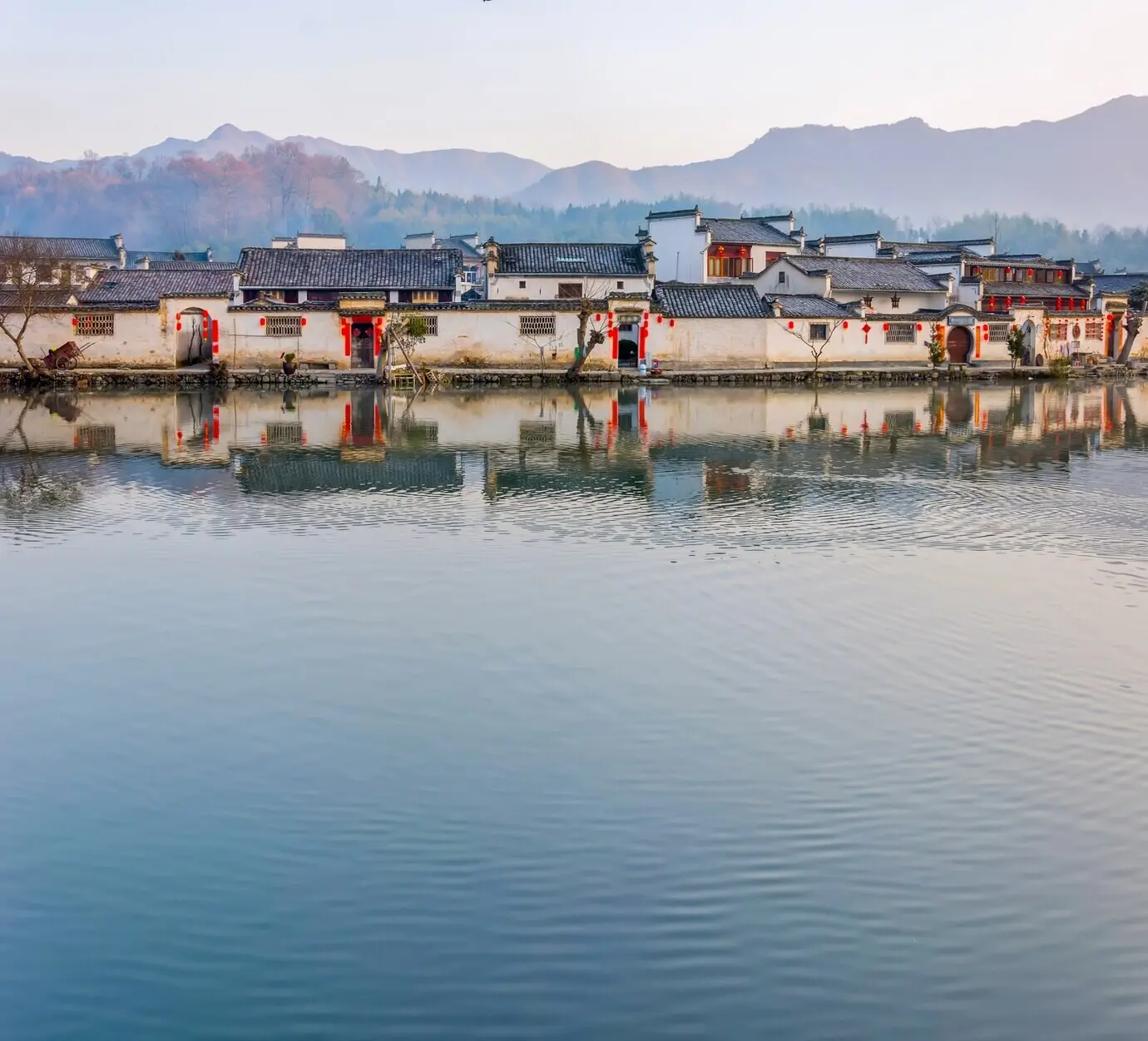 Berühmtes Dorf im Osten, Wohngegend, Fluss, orientalisch.